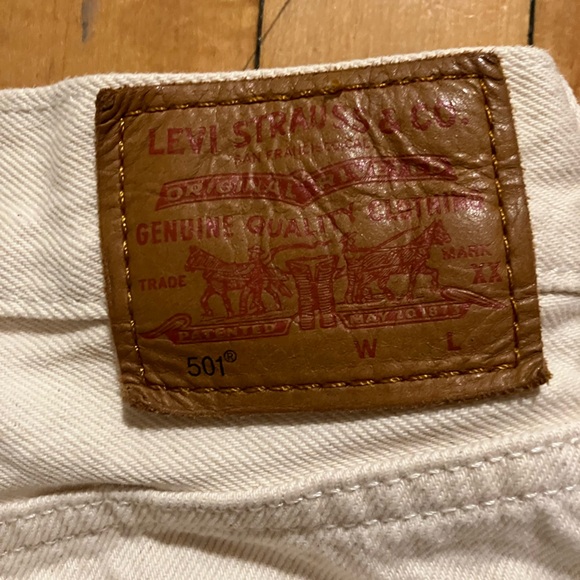 Levi’s 501 Ecru Ivory Raw Hem Jeans - Picture 14 of 14